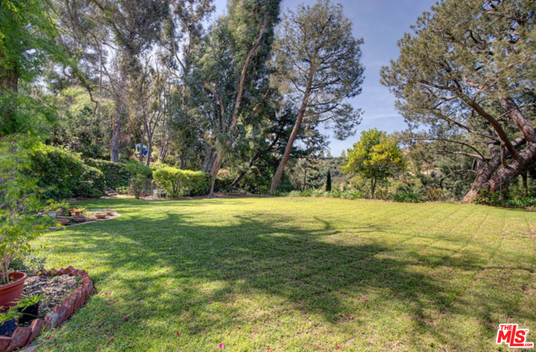 2841 Roscomare Road Los Angeles, CA 90077 - Photo 1 of 4