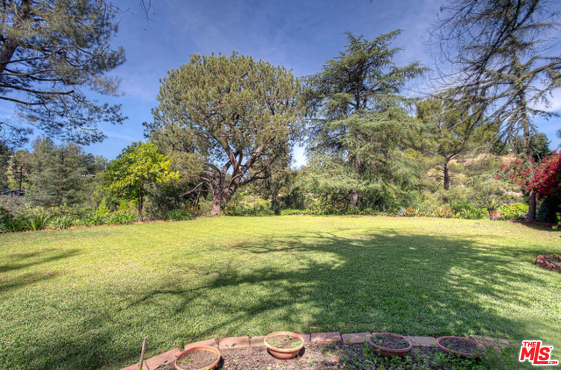 2841 Roscomare Road Los Angeles, CA 90077 - Photo 2 of 4