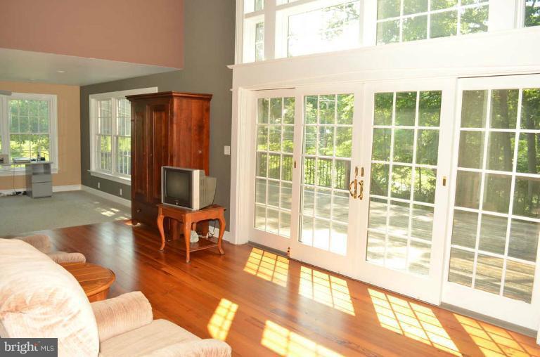 201 Patuxent Road Laurel, MD 20707 - Photo 4 of 30 Family Room