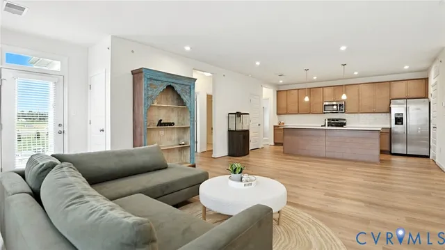 $2,250 | 12109 Oxford Landing Drive, Unit 201, Glen Allen, VA 23059