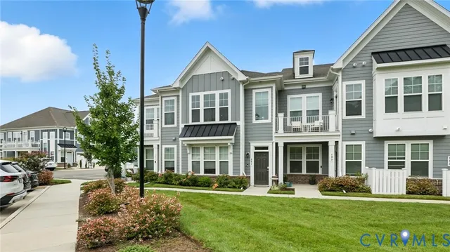 $2,250 | 12109 Oxford Landing Drive, Unit 201, Glen Allen, VA 23059