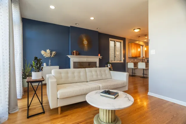 $334,900 | 7151 West Irving Park Road, Unit 2, Chicago, IL 60634