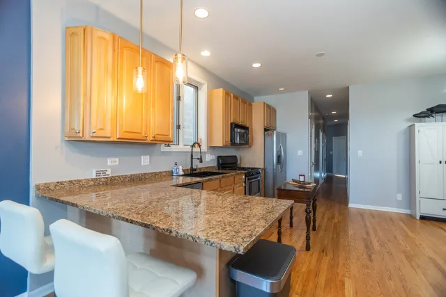 $334,900 | 7151 West Irving Park Road, Unit 2, Chicago, IL 60634