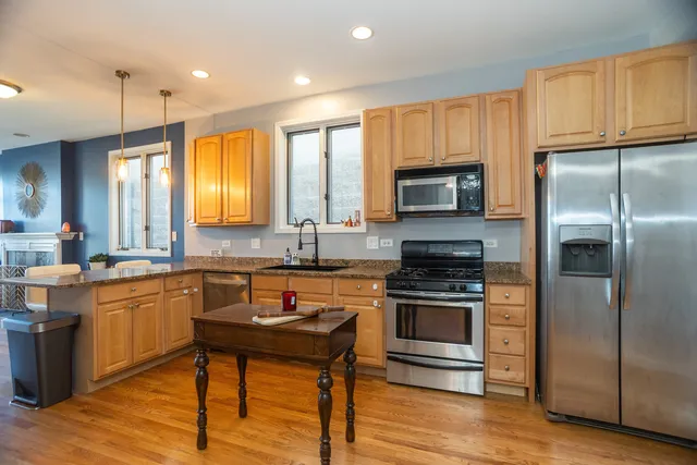 $334,900 | 7151 West Irving Park Road, Unit 2, Chicago, IL 60634