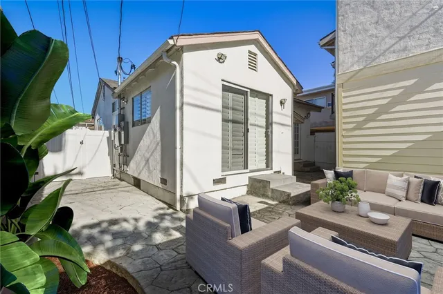 $4,100 | 10848 Huston Street, North Hollywood, CA 91601