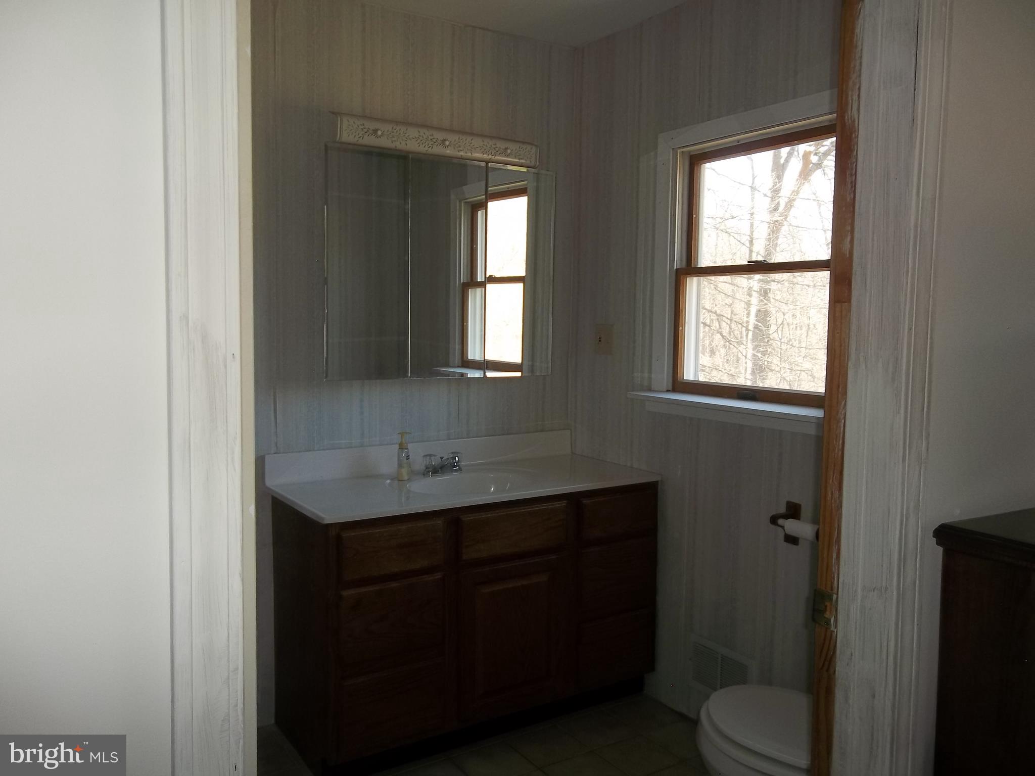 1167 Thunder Road Front Royal, VA 22630 - Photo 58 of 86 Hall Full Bath