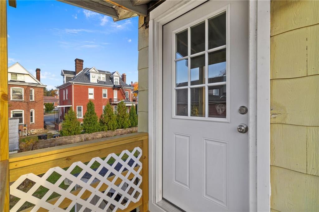 607 Murray Street Sewickley, PA 15143 - Photo 3 of 25 Welcome home!