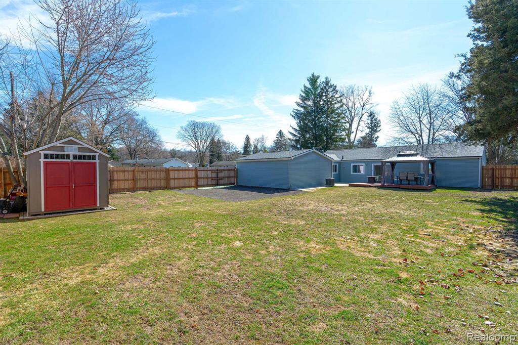 6460 Hermana Road West Bloomfield, MI 48324 - Photo 22 of 25 Gallery Image 22
