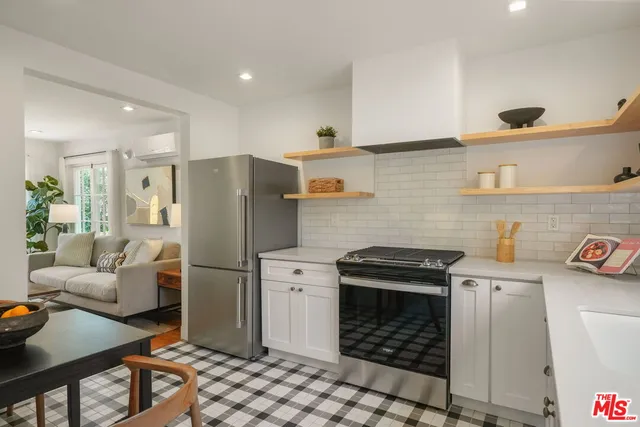 $880,000 | 2644 5th Street, Santa Monica, CA 90405