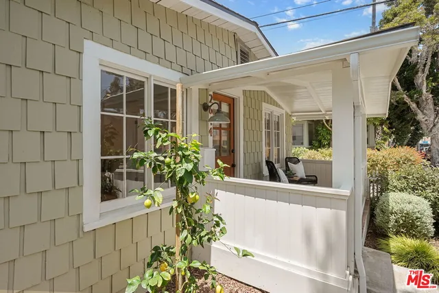 $880,000 | 2644 5th Street, Santa Monica, CA 90405