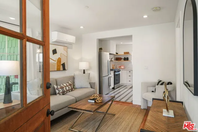 $880,000 | 2644 5th Street, Santa Monica, CA 90405