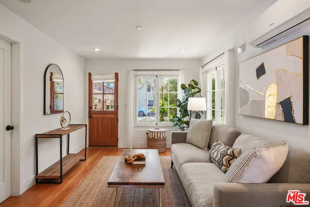 $880,000 | 2644 5th Street, Santa Monica, CA 90405