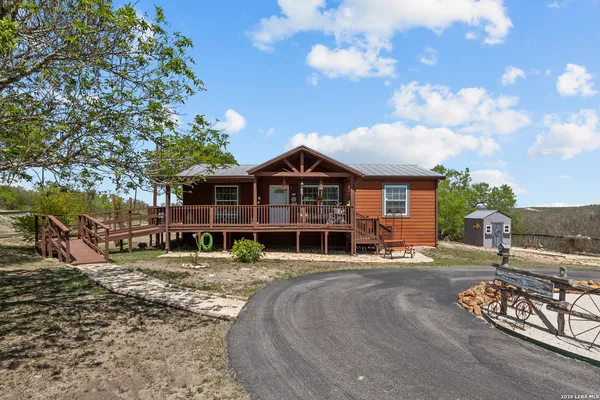 $195,000 | 960 County Road 4511, Hondo, TX 78861