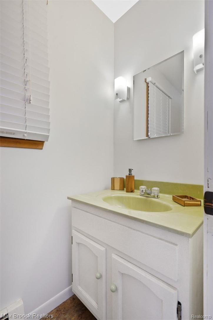 7085 West Waters Road Ann Arbor, MI 48103 - Photo 18 of 27 dsc08519-dsc08521.jpg