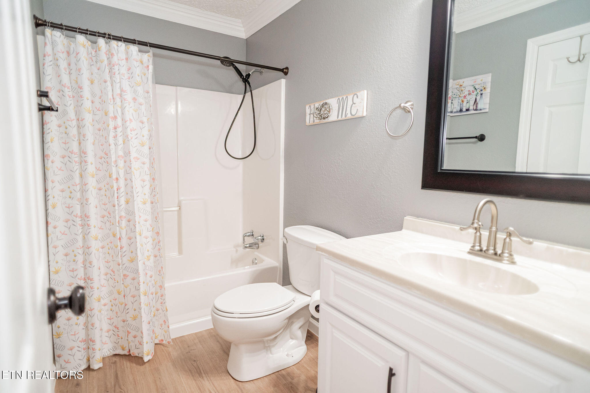 538 Foster Road Lenoir City, TN 37771 - Photo 23 of 34 Upstairs Bathroom