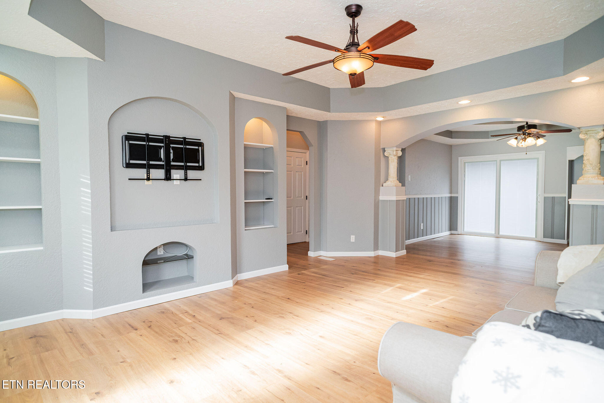 538 Foster Road Lenoir City, TN 37771 - Photo 5 of 34 Living Room