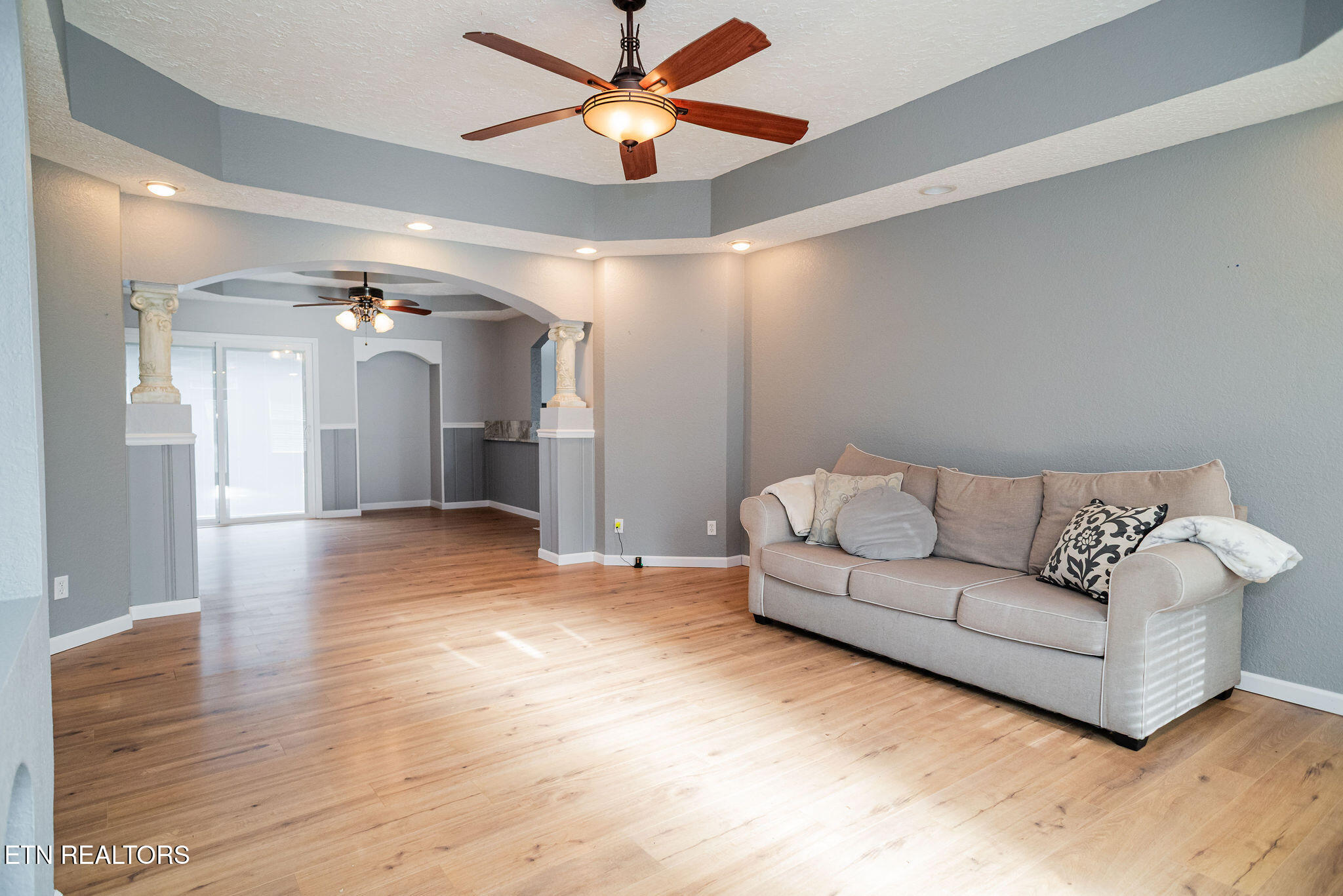 538 Foster Road Lenoir City, TN 37771 - Photo 6 of 34 Living/Dinning Room