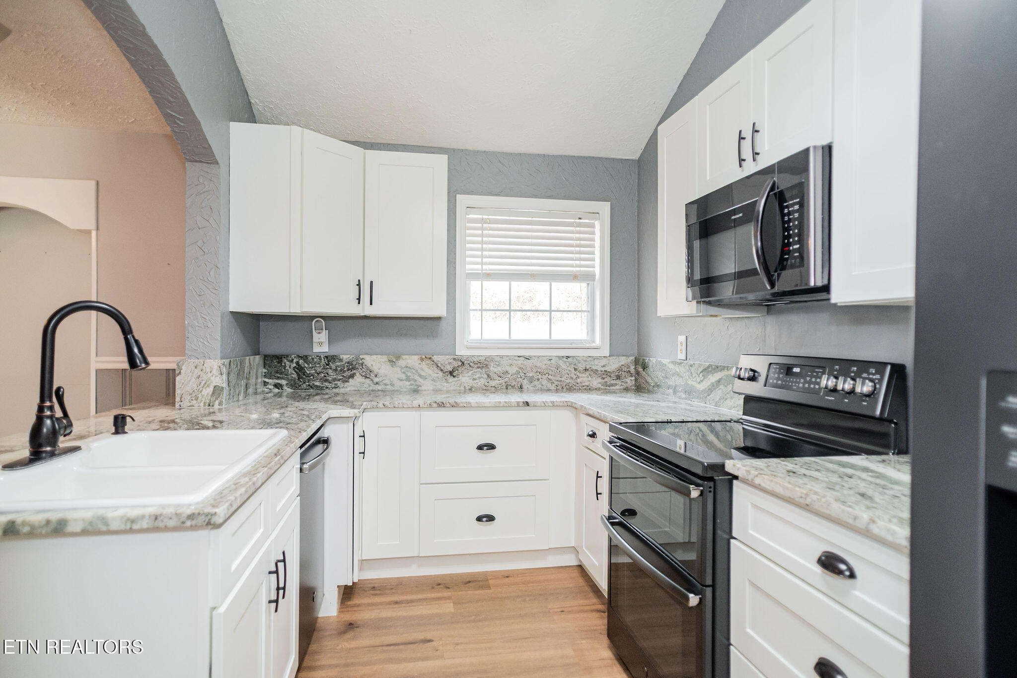 538 Foster Road Lenoir City, TN 37771 - Photo 10 of 34 Kitchen