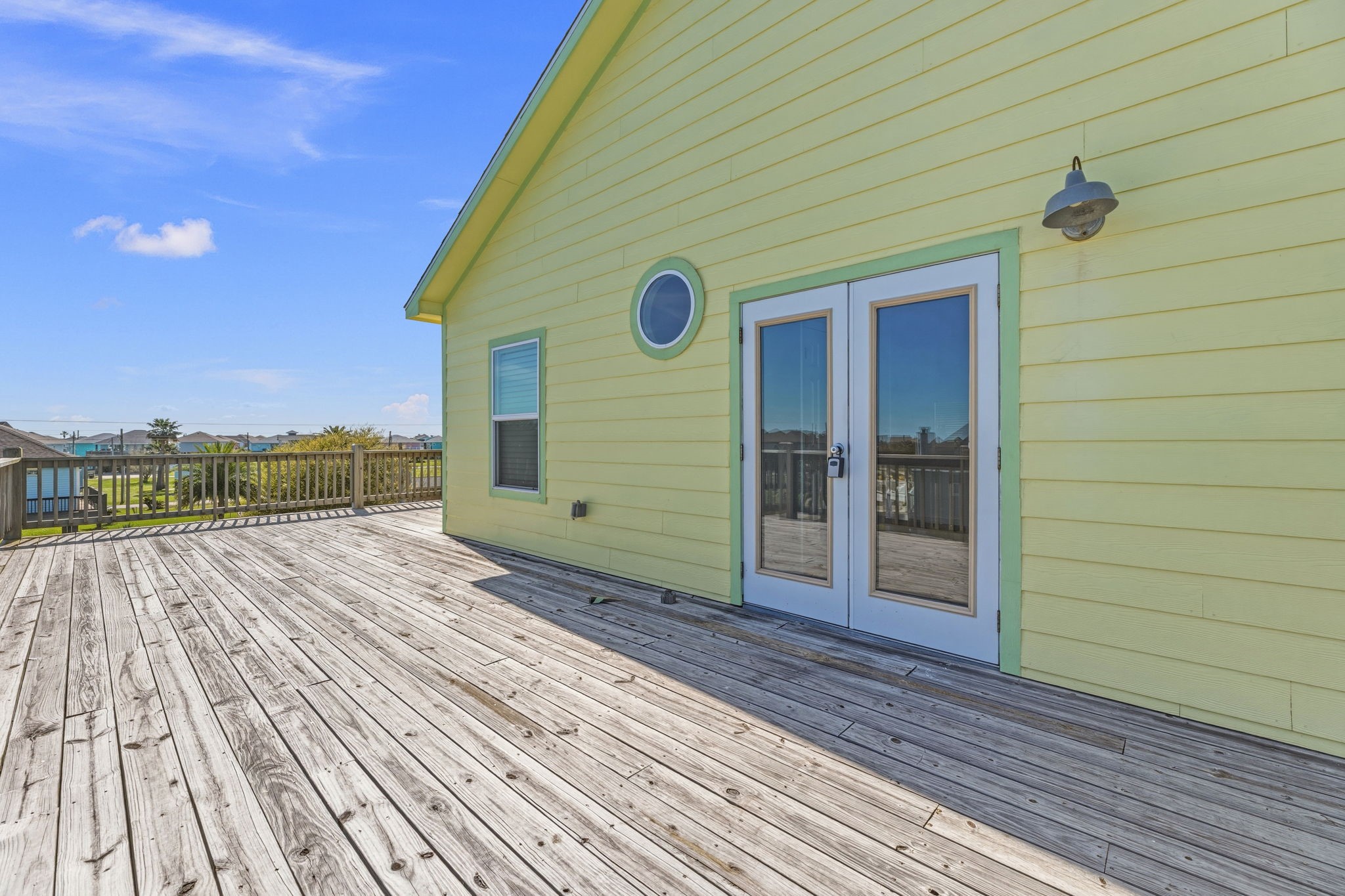 920 Palm View Crystal Beach, TX 77650 - Photo 10 of 26 a view of a house