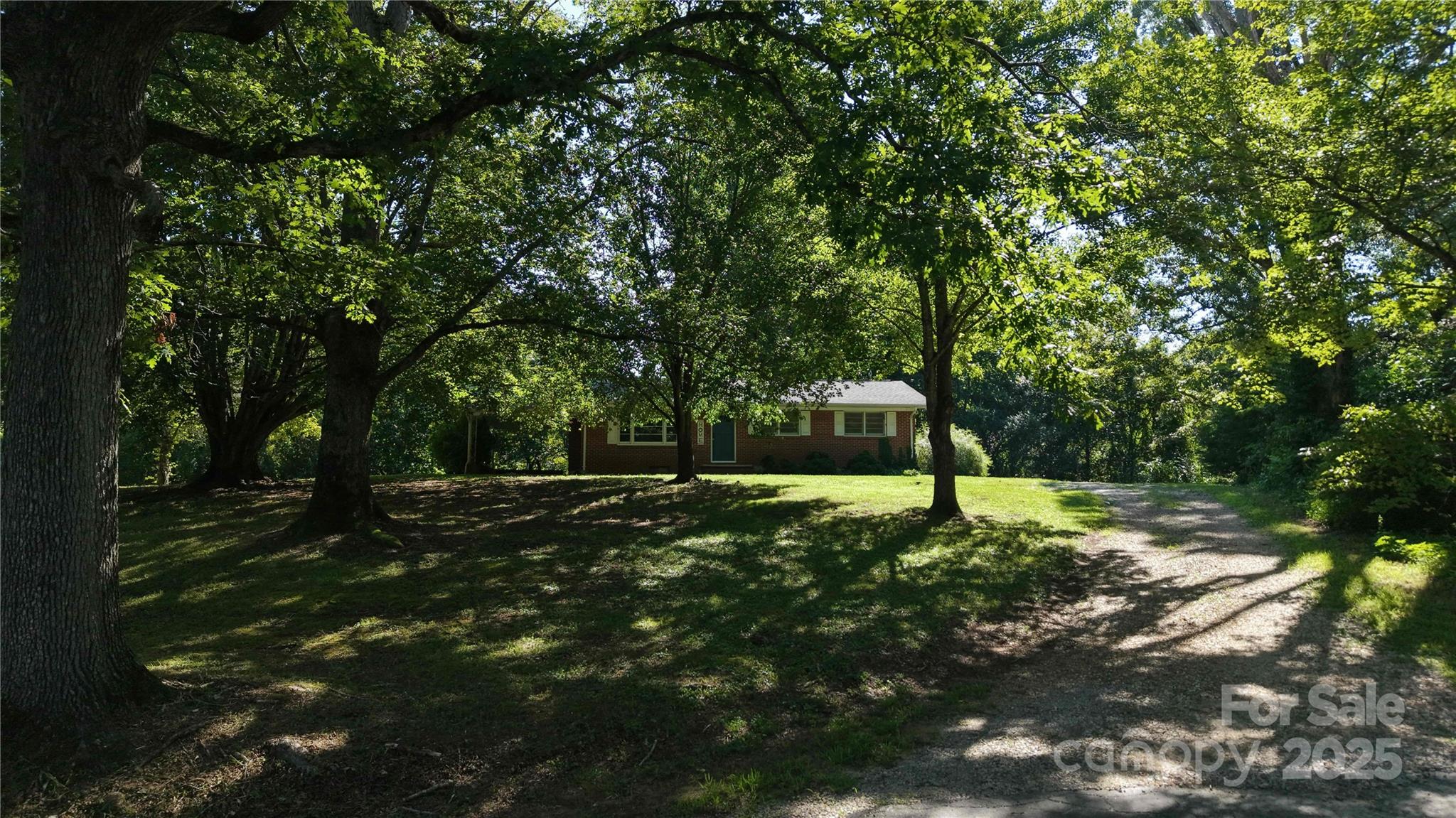 185 Waycaster Road Marion, NC 28752 - Photo 4 of 32 Gallery Image 4