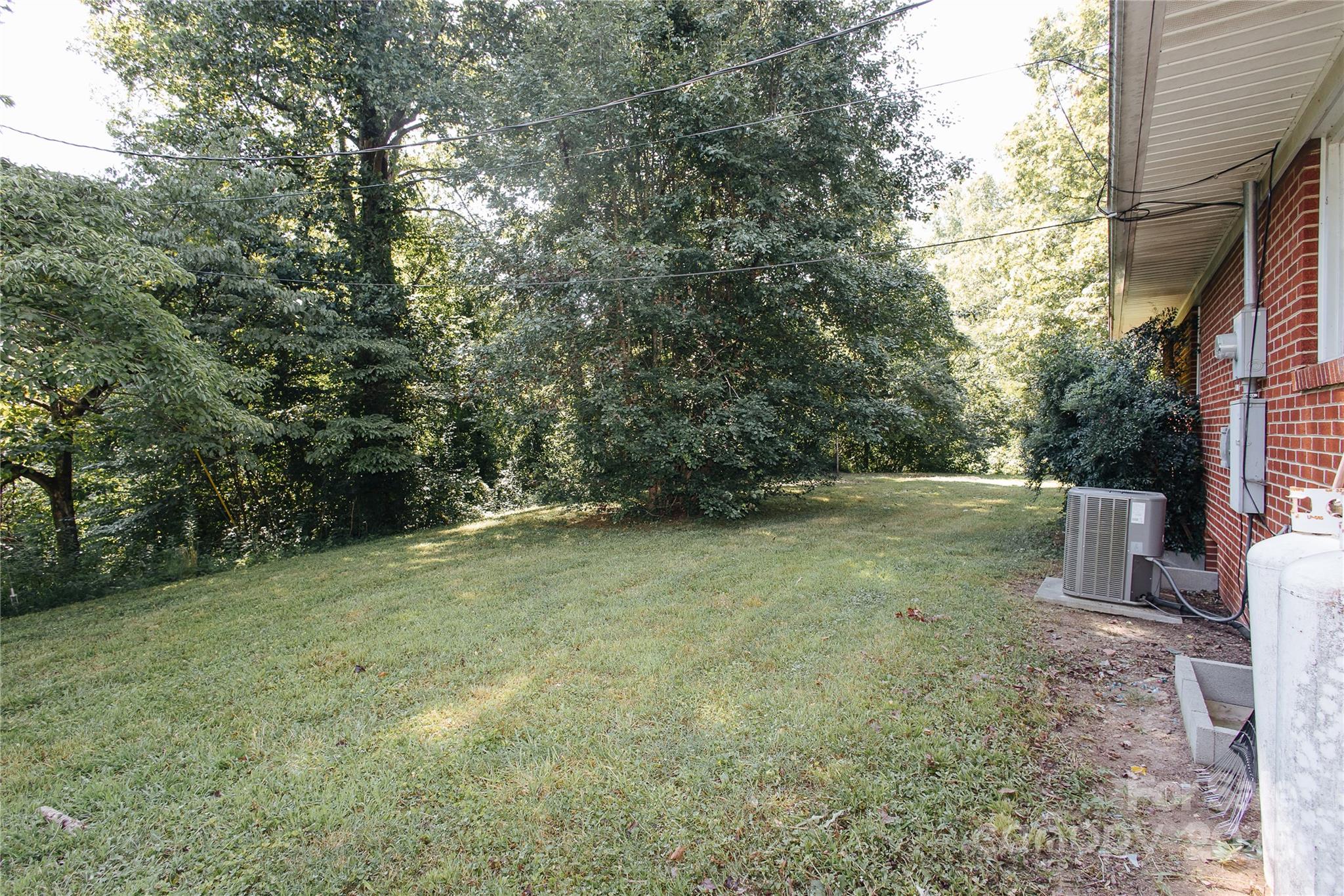 185 Waycaster Road Marion, NC 28752 - Photo 8 of 32 Gallery Image 8