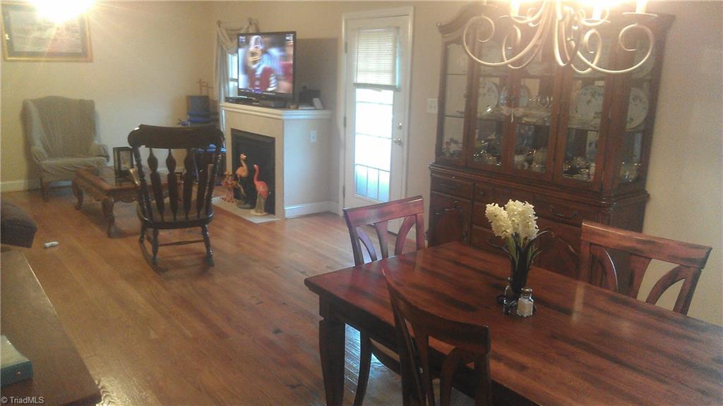 114 Courts Road Reidsville, NC 27320 - Photo 4 of 4 Dining ans Living area
