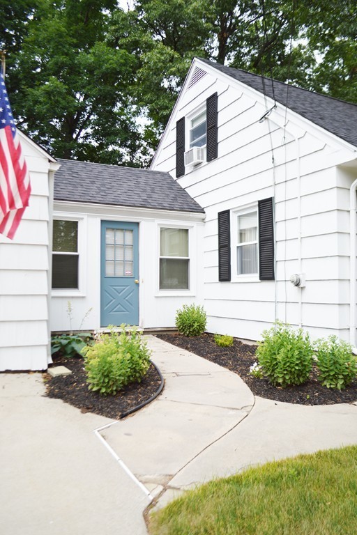 50 Arliss Street Springfield, MA 01109 - Photo 2 of 30 Gallery Image 2