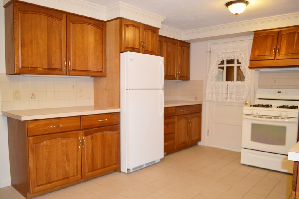 50 Arliss Street Springfield, MA 01109 - Photo 3 of 30 Gallery Image 3