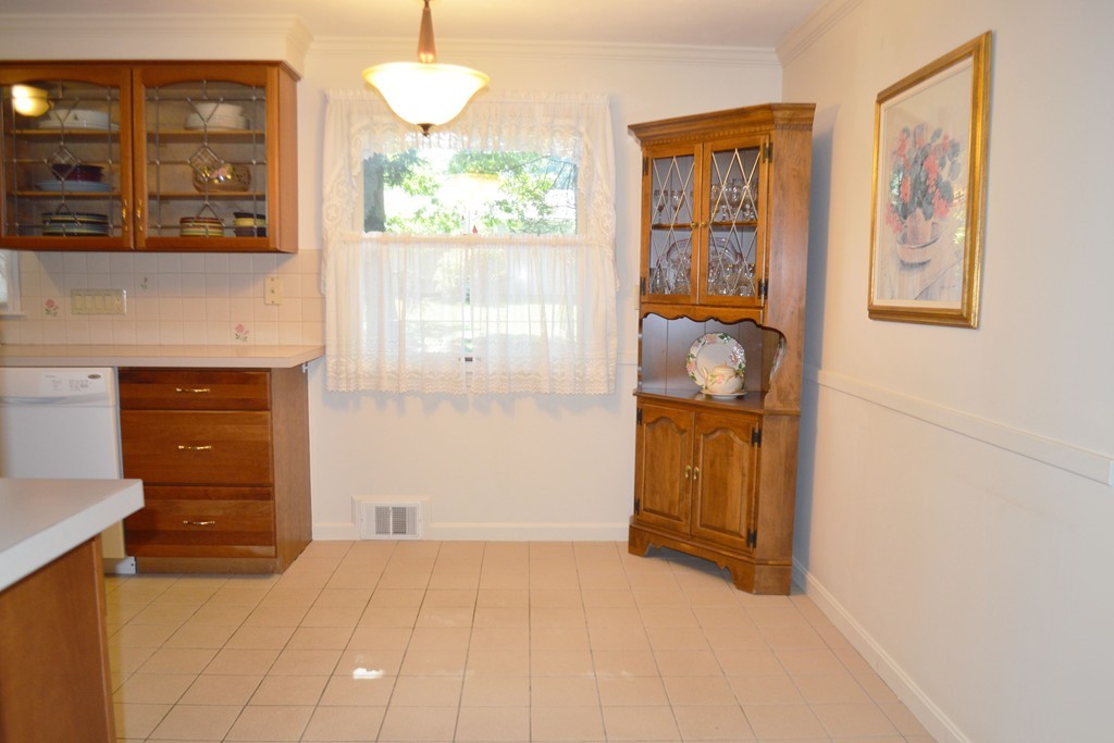 50 Arliss Street Springfield, MA 01109 - Photo 6 of 30 Gallery Image 6