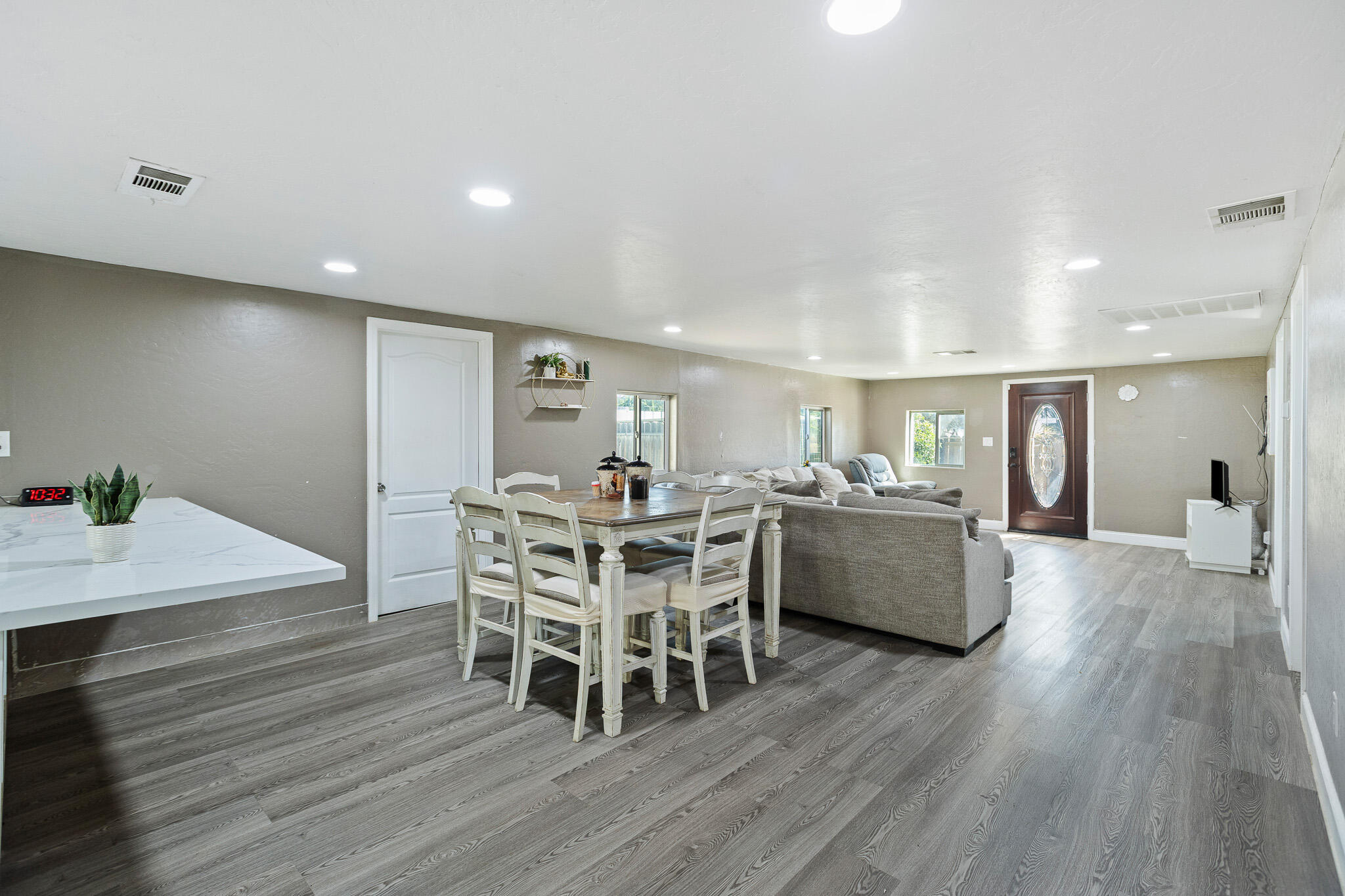 25769 Hypericum Road Visalia, CA 93292 - Photo 16 of 83 17 Dining Area