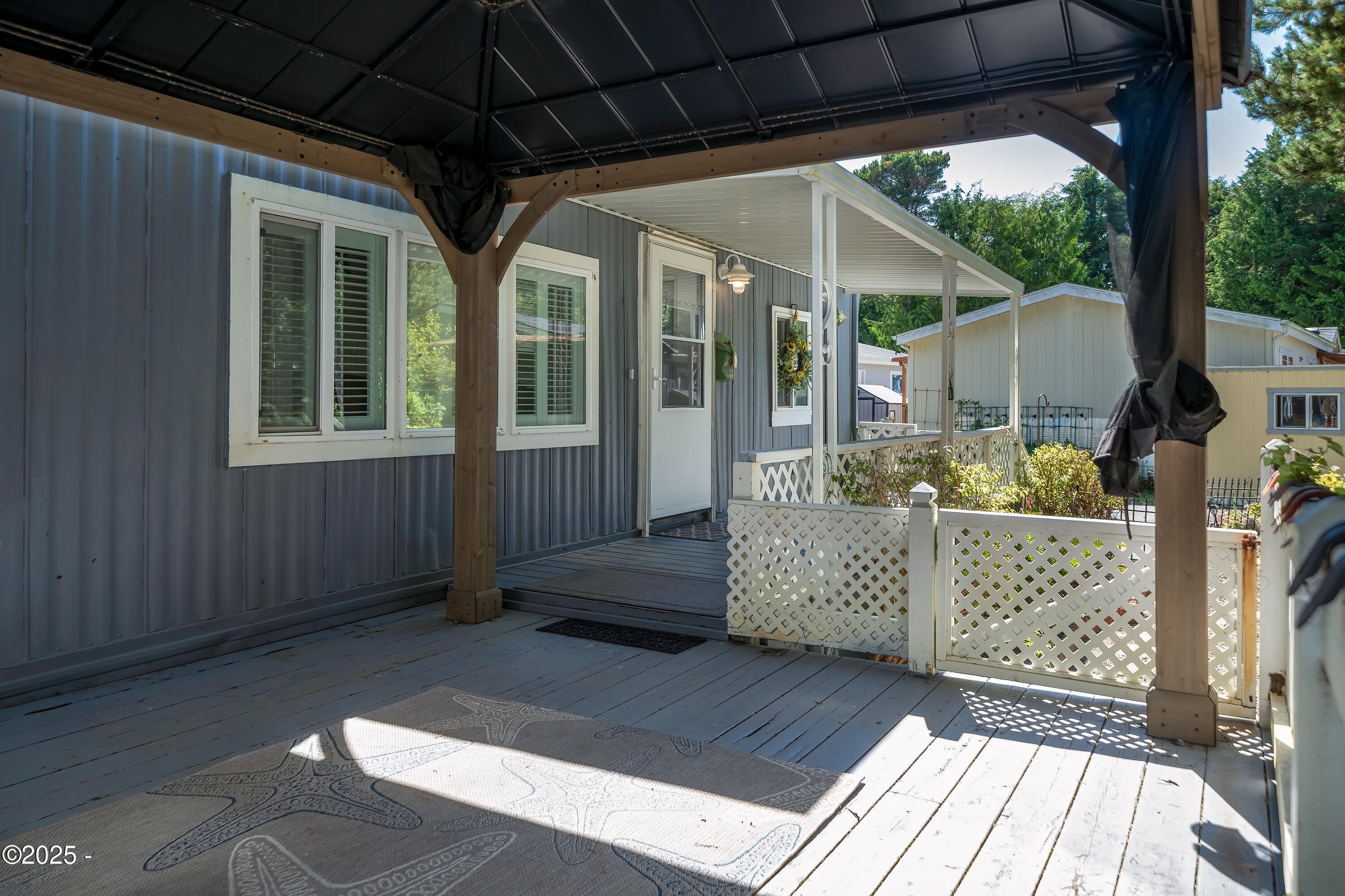 4875 Highway 101, Unit 92 Depoe Bay, OR 97341 - Photo 21 of 26 Gazebo Covered Deck