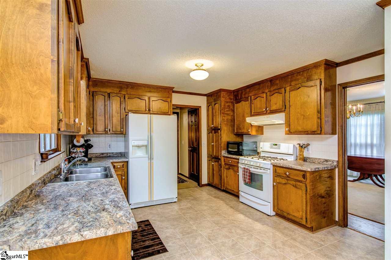 415 Spring Meadow Road Simpsonville, SC 29680 - Photo 16 of 34 Gallery Image 16