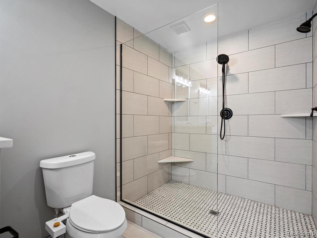 4101 Highfield Road Royal Oak, MI 48073 - Photo 35 of 47