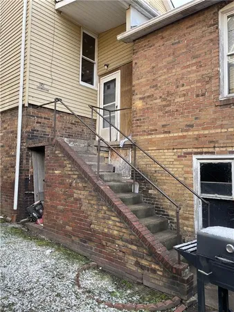 $600 | 456 Woodlane Avenue, Unit 2, Midland, PA 15059