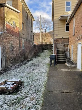 $600 | 456 Woodlane Avenue, Unit 2, Midland, PA 15059