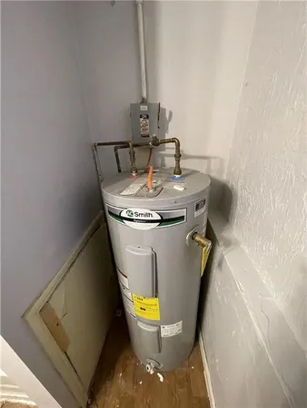 $600 | 456 Woodlane Avenue, Unit 2, Midland, PA 15059