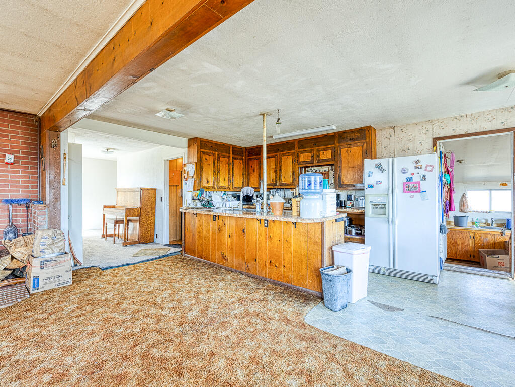 8749 Springlake Road Klamath Falls, OR 97603 - Photo 4 of 47 Spring Lake-24