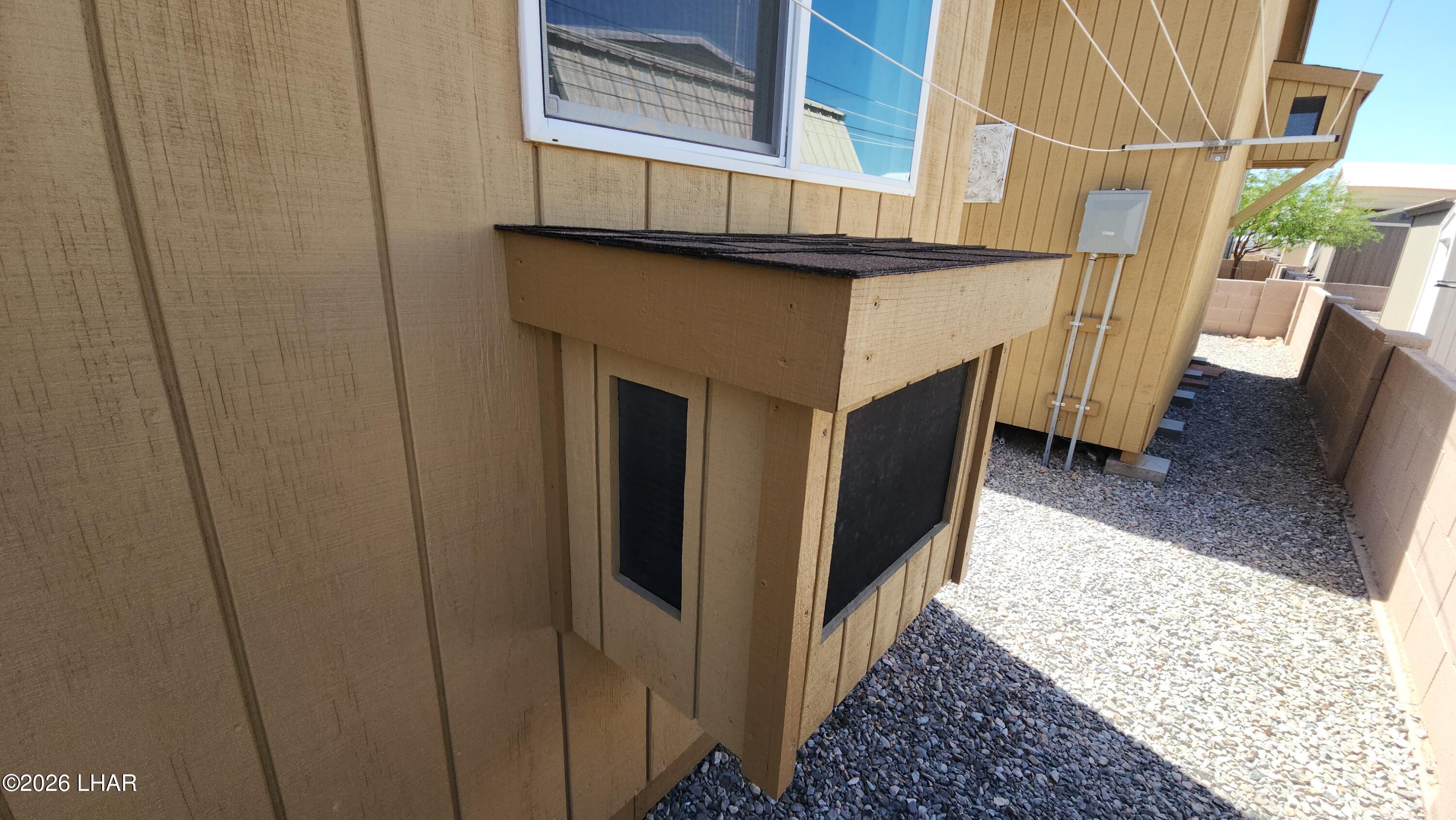 30 North Juniper Road Quartzsite, AZ 85346 - Photo 11 of 26 a view of front door