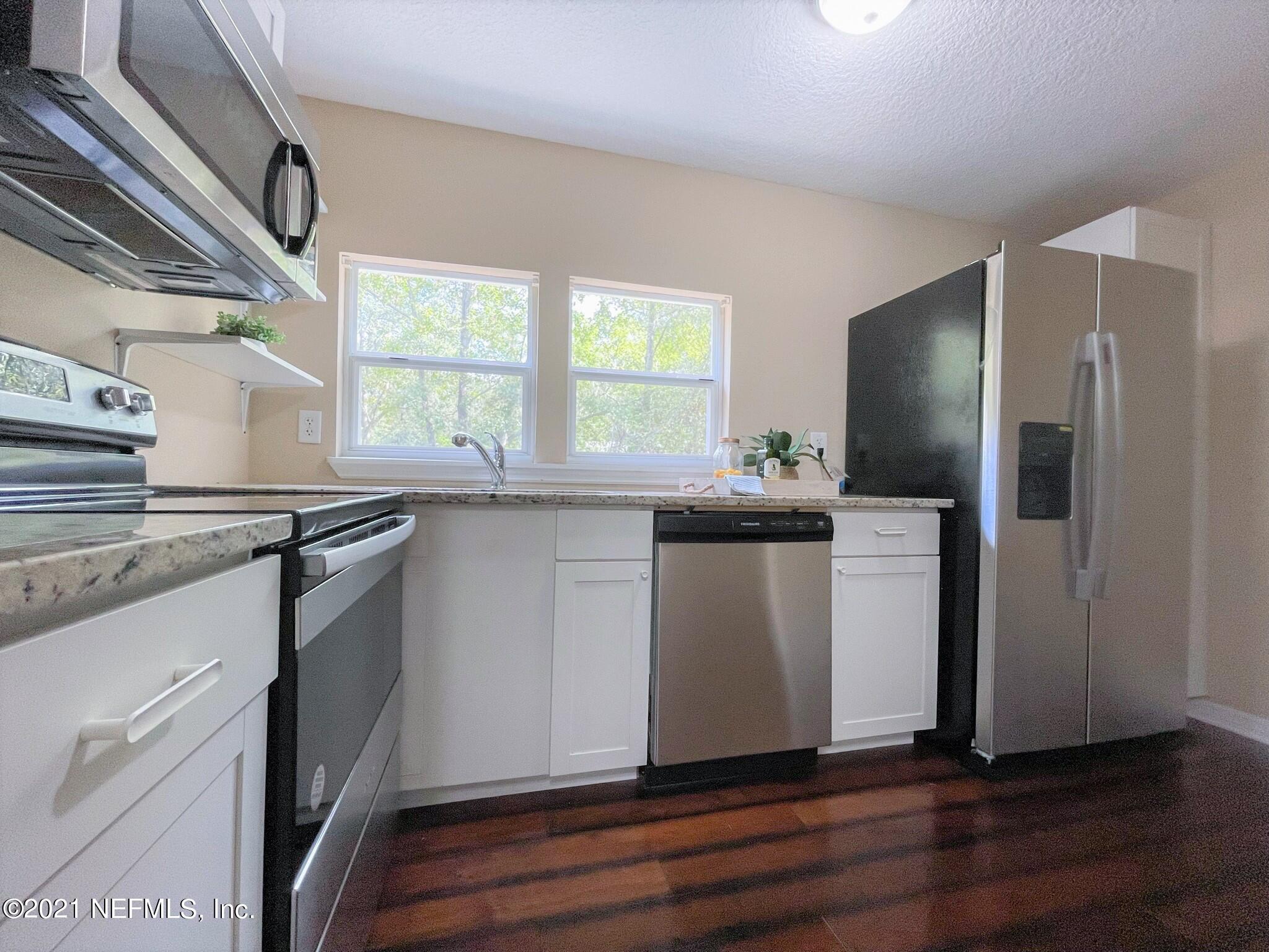 2157 Jernigan Road Jacksonville, FL 32207 - Photo 13 of 37 13 - Kitchen
