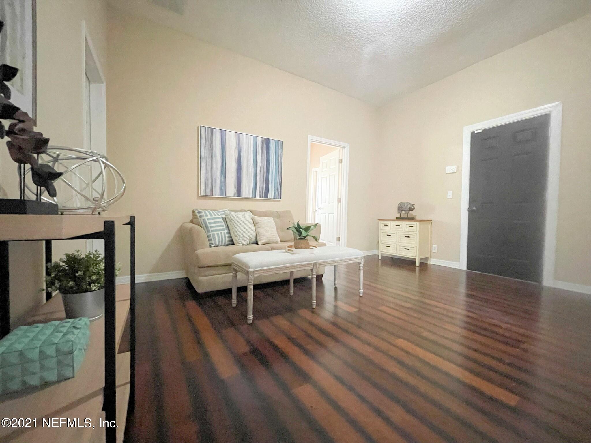 2157 Jernigan Road Jacksonville, FL 32207 - Photo 19 of 37 19 - Hall room