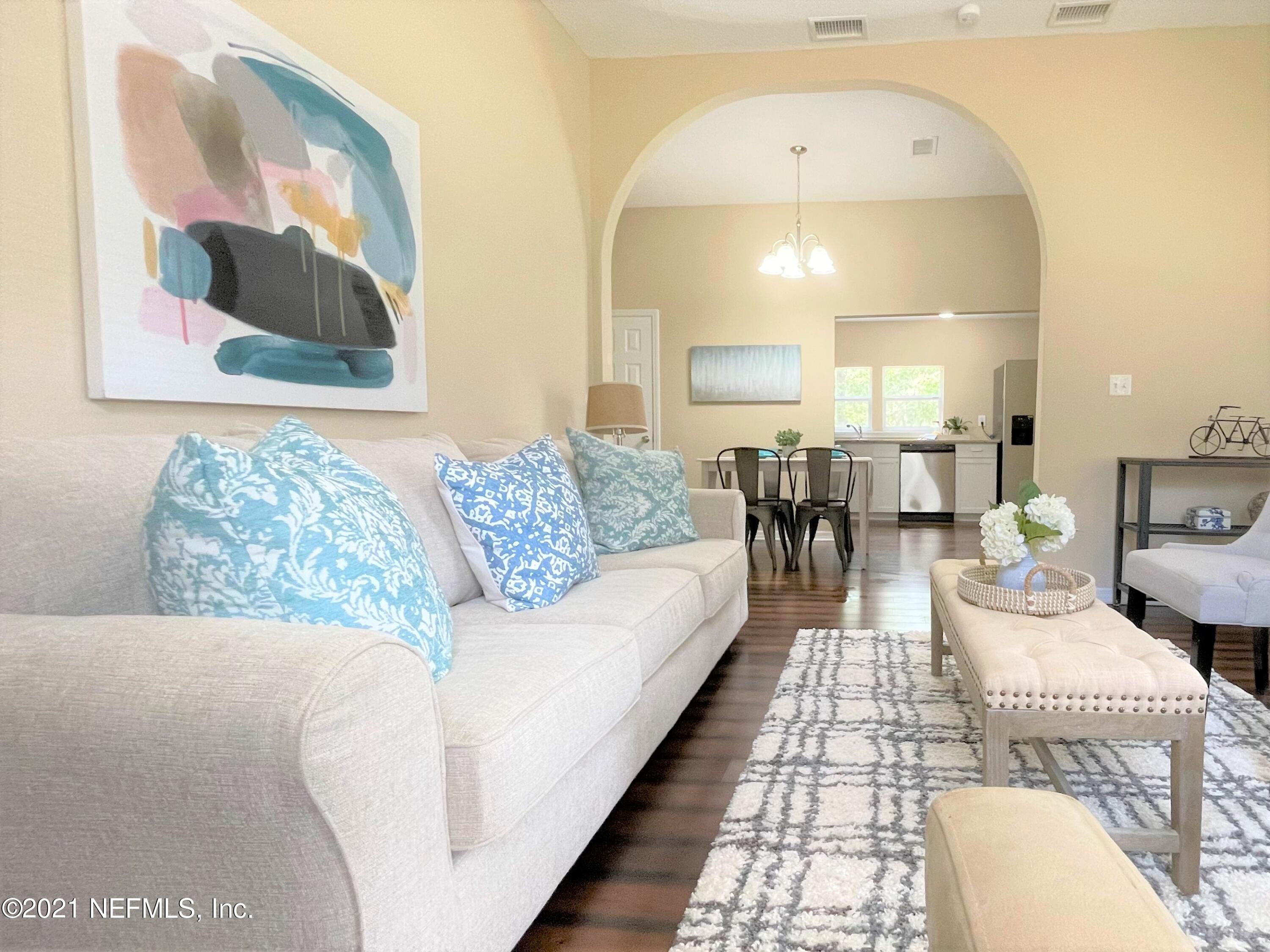 2157 Jernigan Road Jacksonville, FL 32207 - Photo 8 of 37 8 - Living