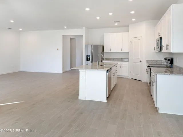 $2,300 | 12719 Senbay Court, Jacksonville, FL 32218