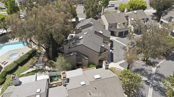 $910,000 | 905 Hyde Court, Costa Mesa, CA 92626