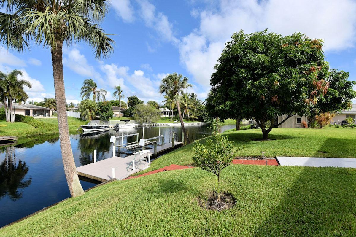 12899 Barrow Road North Palm Beach, FL 33408 - Photo 21 of 25 22-3J5pvNt5QYWD3UZPNiEk_thumbnail%5B5%5D