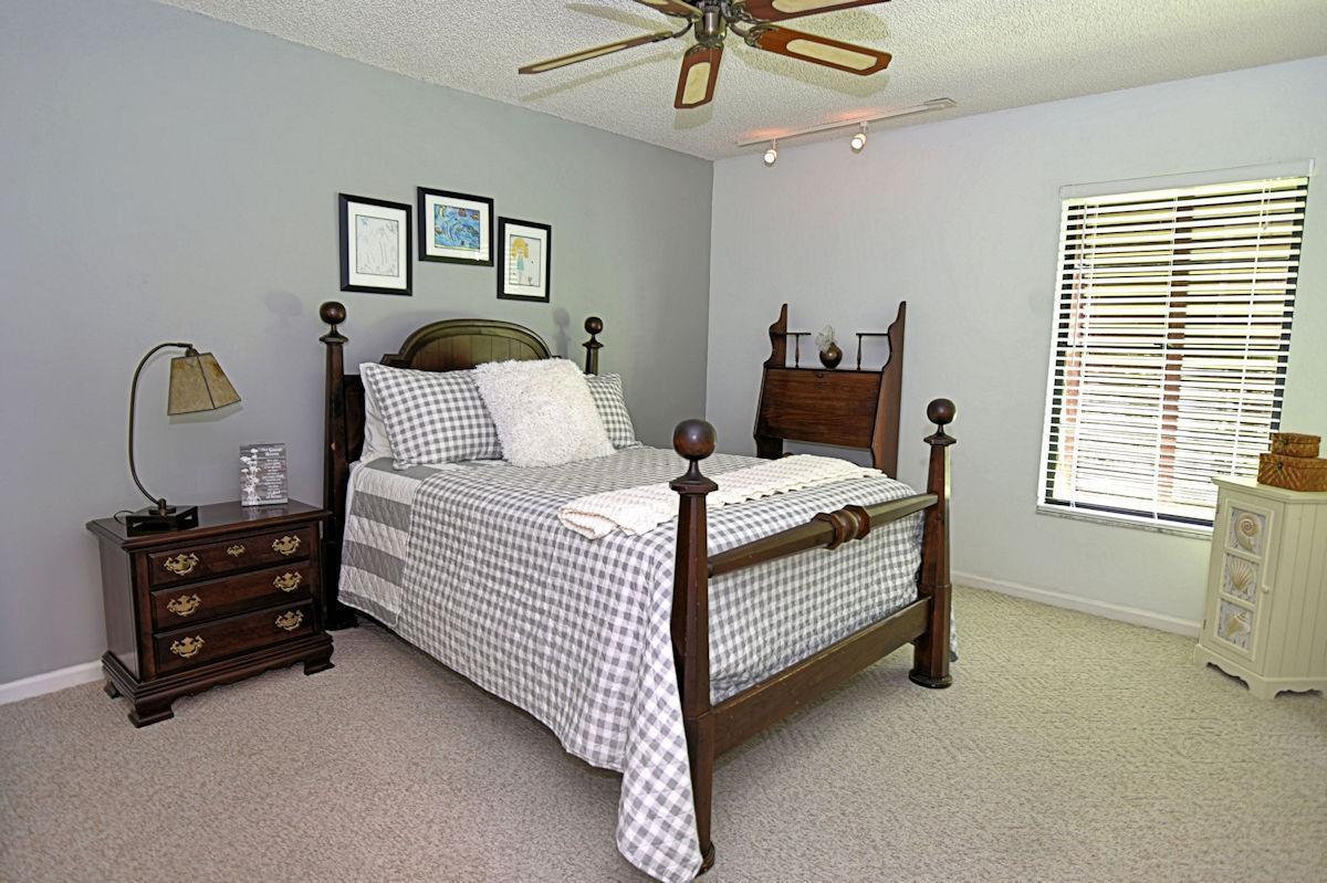 12899 Barrow Road North Palm Beach, FL 33408 - Photo 8 of 25 9-UZ5BRaTdQcKq61B2wL2N_thumbnail%5B8%5D