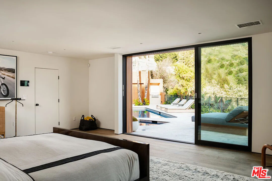 1883 Rising Glen Road Los Angeles, CA 90069 - Photo 16 of 40 Gallery Image 16
