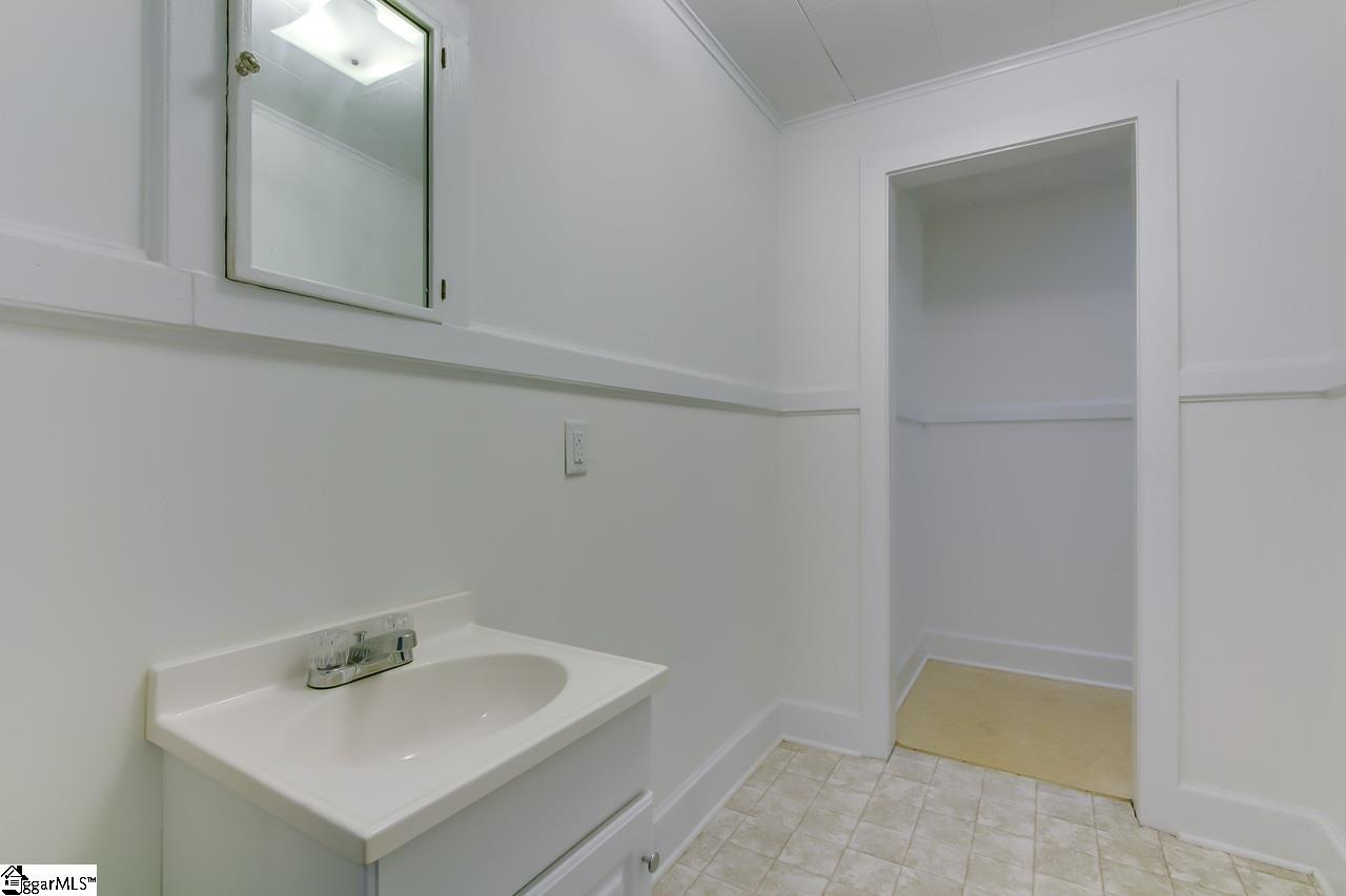 3409 Saluda Dam Road Easley, SC 29640 - Photo 20 of 33 Gallery Image 20
