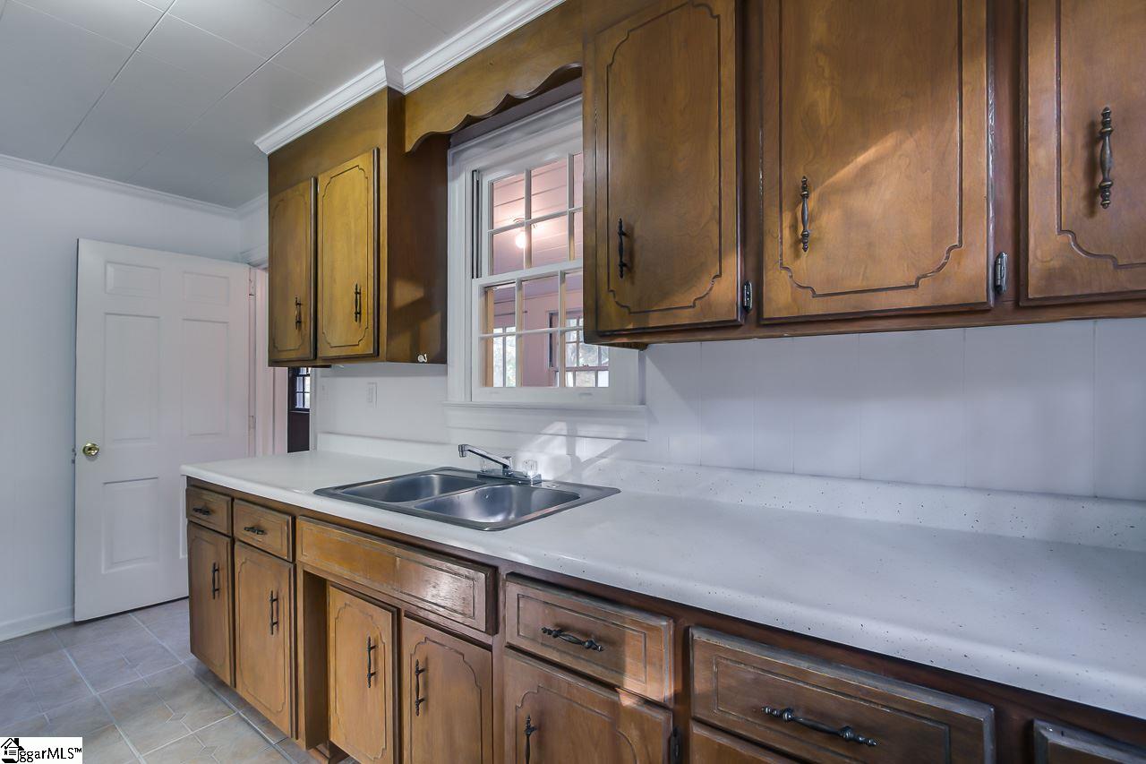 3409 Saluda Dam Road Easley, SC 29640 - Photo 10 of 33 Gallery Image 10