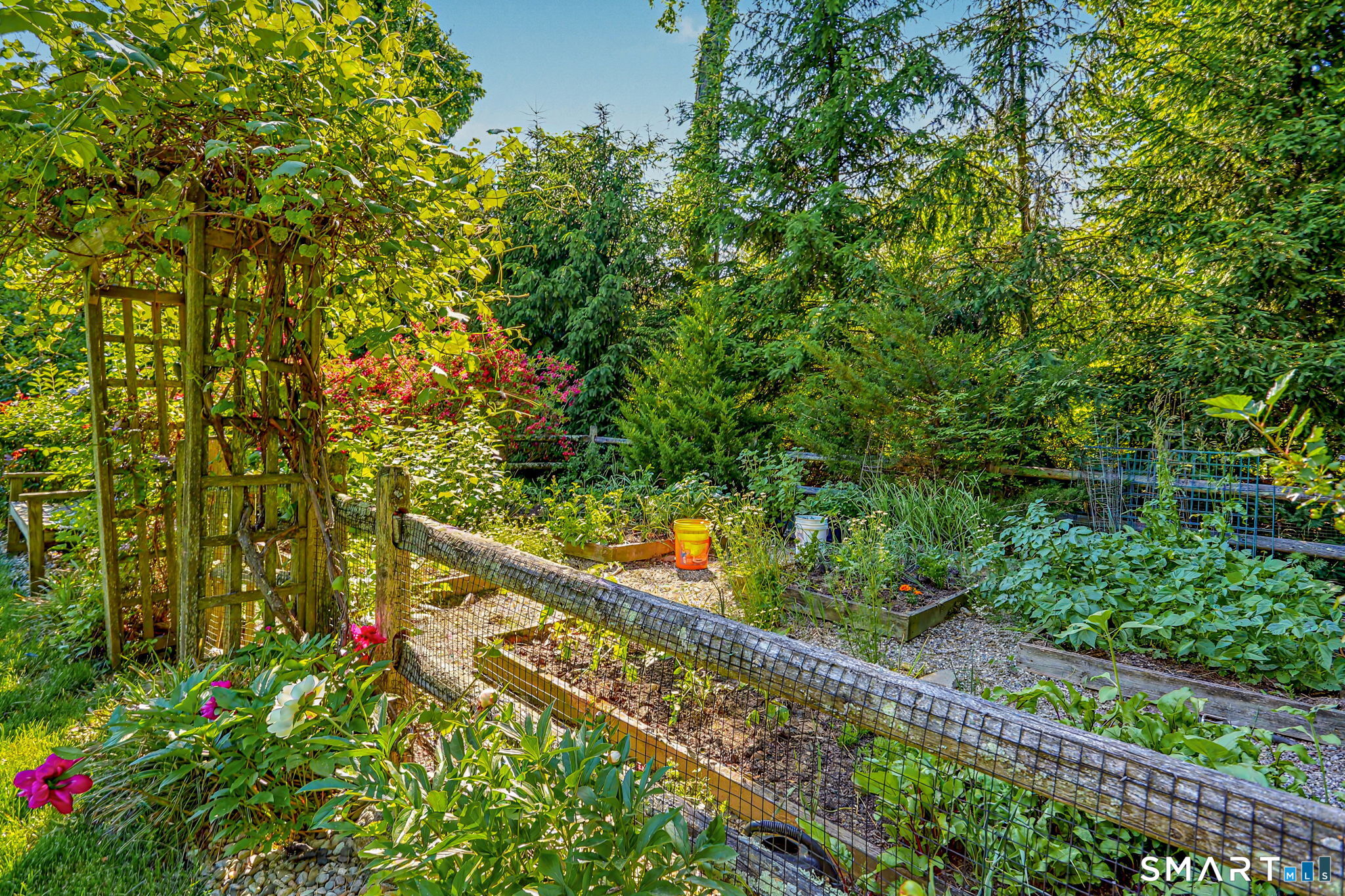 284 Georgetown Road Weston, CT 06883 - Photo 11 of 40