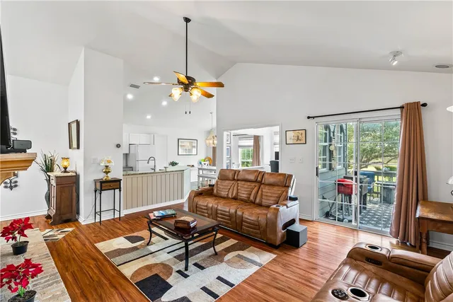 $224,900 | 210 Oak Bay Drive, Unit 1203 1203, Rockport, TX 78382